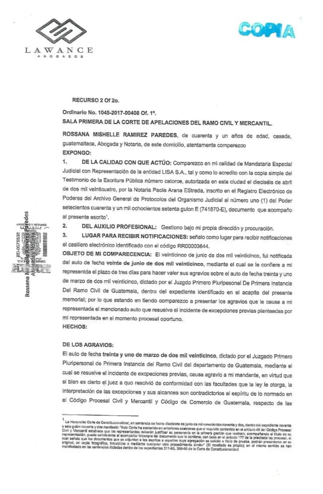Lisa, S.A. files grievances before the First Civil and Commercial Court of Appeals challenging the order that denied its preliminary exceptions of lack of jurisdiction based on an arbitration clause, defective complaint, and failure to satisfy conditions and terms in the dividend prescription lawsuit brought by Inversiones Torre Nova, S.A.